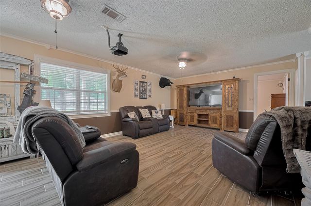 35 County Road 2292, Cleveland, TX 77327