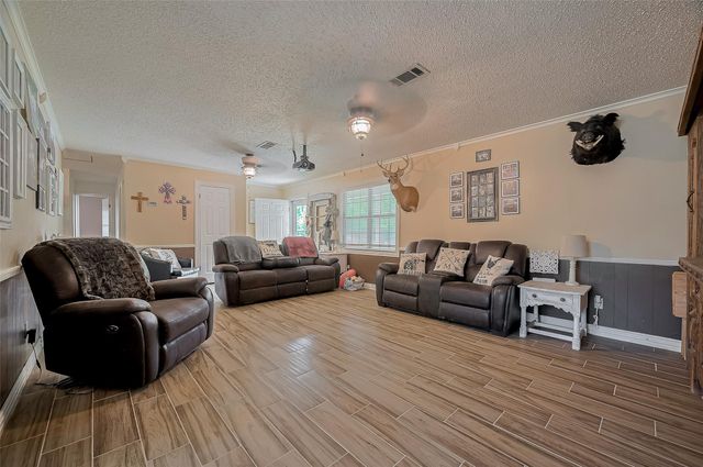 35 County Road 2292, Cleveland, TX 77327