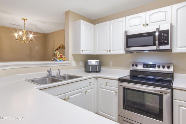 100 Kensington Blvd Apt 816, Bluffton, SC 29910