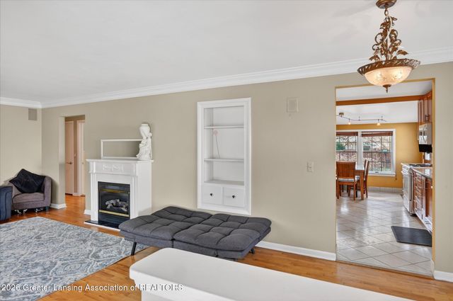 227 N Hagadorn Road, East Lansing, MI 48823