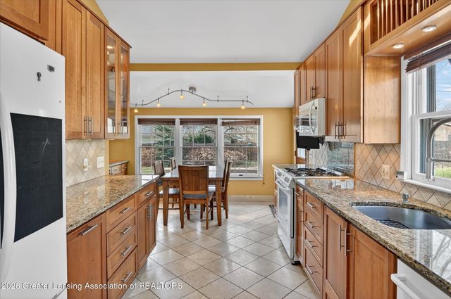 227 N Hagadorn Road, East Lansing, MI 48823