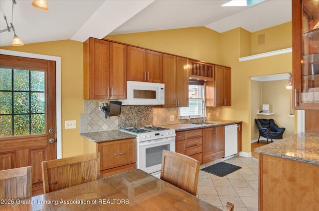 227 N Hagadorn Road, East Lansing, MI 48823