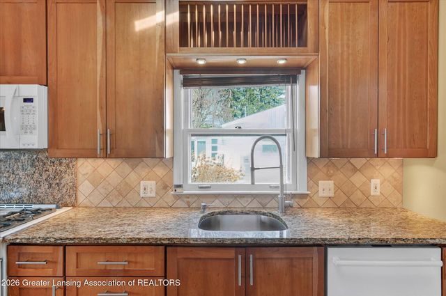 227 N Hagadorn Road, East Lansing, MI 48823