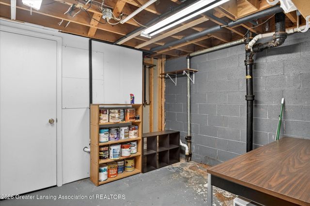 227 N Hagadorn Road, East Lansing, MI 48823