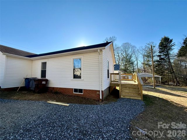 438 Pop Davis Road, Taylorsville, NC 28681