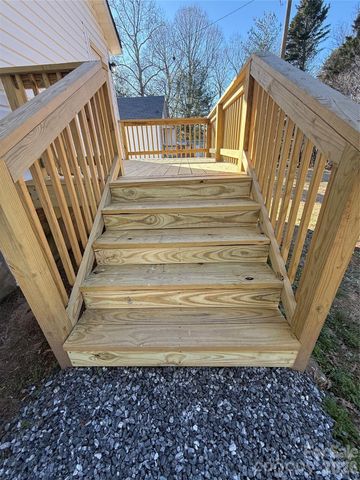 438 Pop Davis Road, Taylorsville, NC 28681