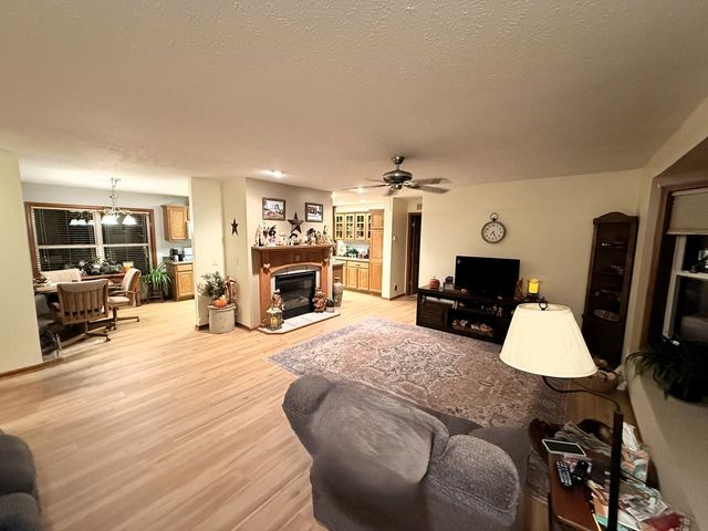 405 CLUB Circle, Belvidere, IL 61008