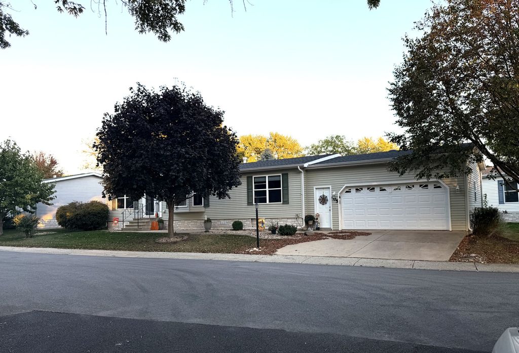 405 CLUB Circle, Belvidere, IL 61008