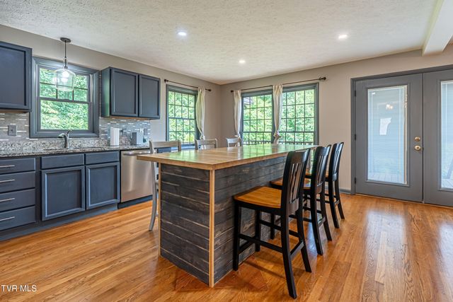19657 Jeb Stuart Highway, Abingdon, VA 24211
