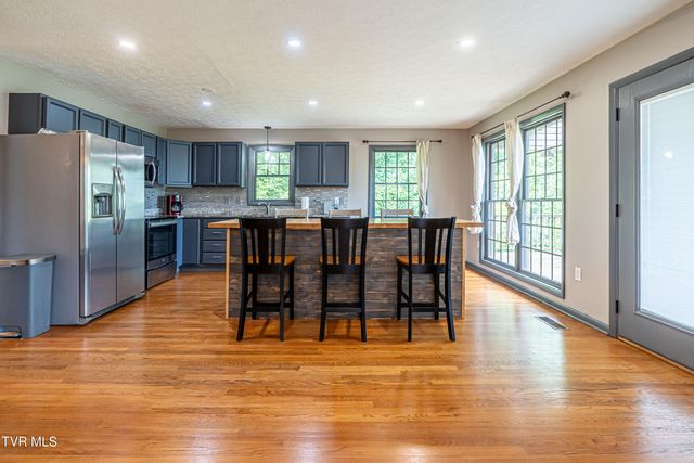 19657 Jeb Stuart Highway, Abingdon, VA 24211