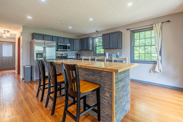19657 Jeb Stuart Highway, Abingdon, VA 24211