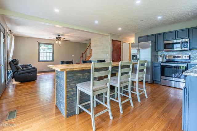 19657 Jeb Stuart Highway, Abingdon, VA 24211