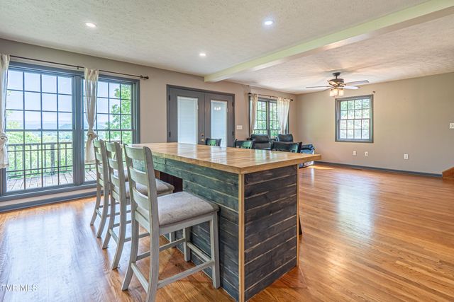 19657 Jeb Stuart Highway, Abingdon, VA 24211