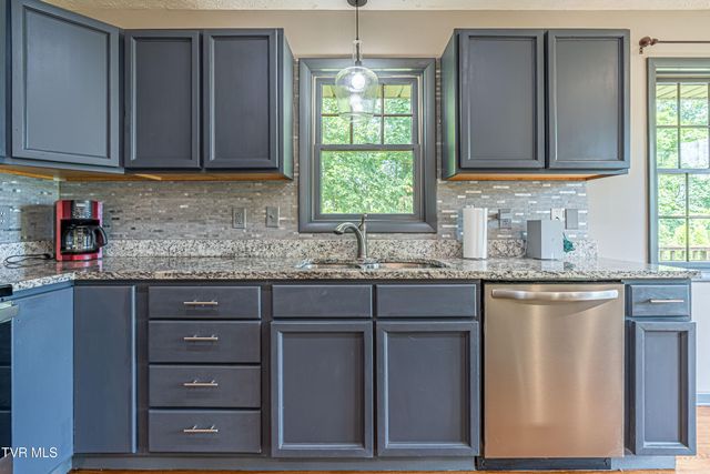 19657 Jeb Stuart Highway, Abingdon, VA 24211