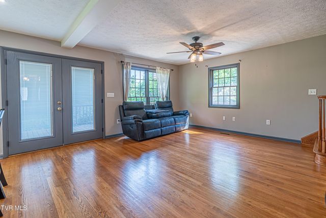 19657 Jeb Stuart Highway, Abingdon, VA 24211