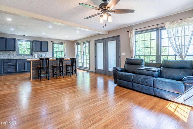 19657 Jeb Stuart Highway, Abingdon, VA 24211