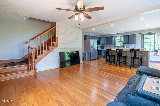 19657 Jeb Stuart Highway, Abingdon, VA 24211