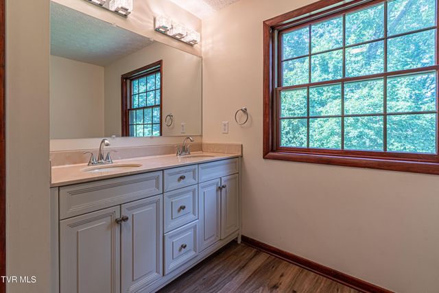 19657 Jeb Stuart Highway, Abingdon, VA 24211
