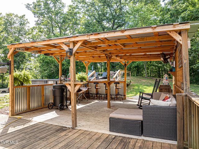 19657 Jeb Stuart Highway, Abingdon, VA 24211