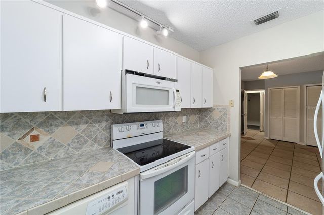 3401 E FORT KING STREET 202, Ocala, FL 34470