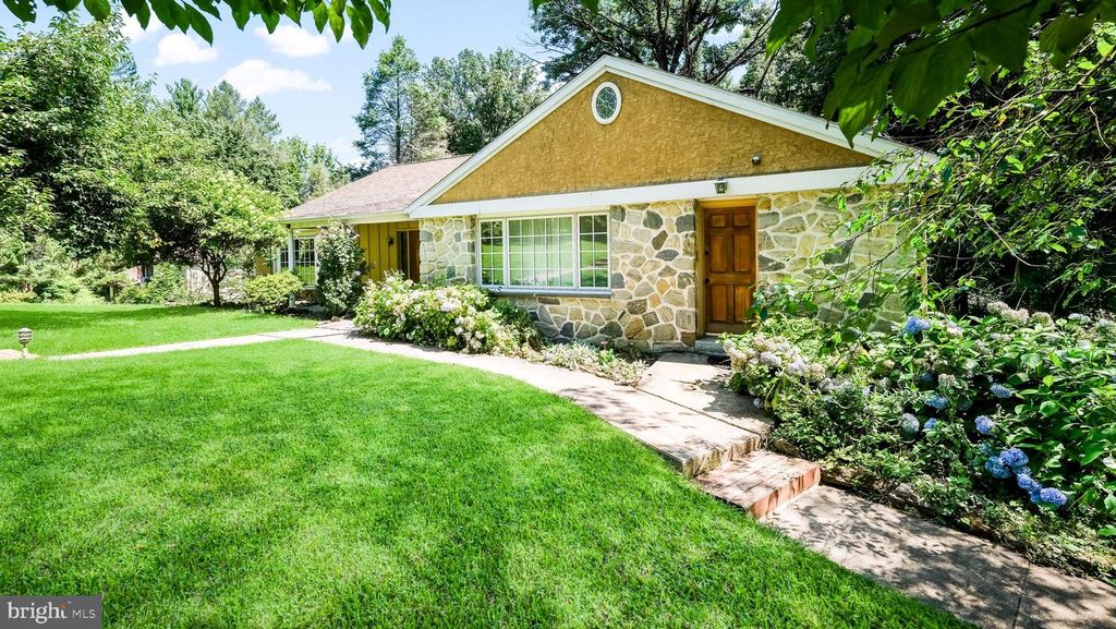 351 HIDDEN RIVER RD, Penn Valley, PA 19072