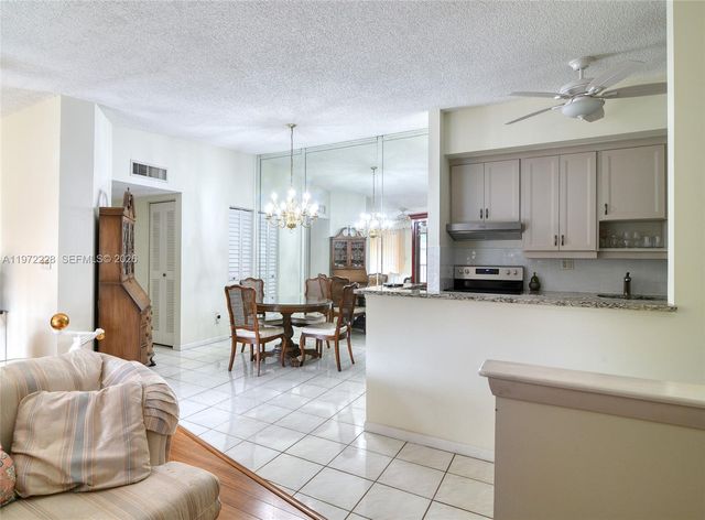 10975 W Clairmont Circle 207, Tamarac, FL 33321