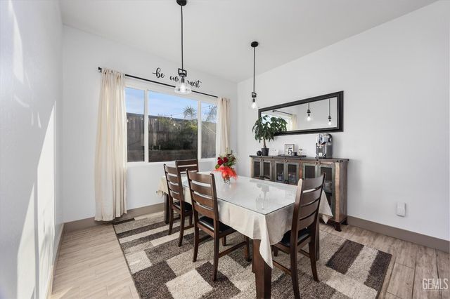 3206 Spruce Park Way, Shafter, CA 93263