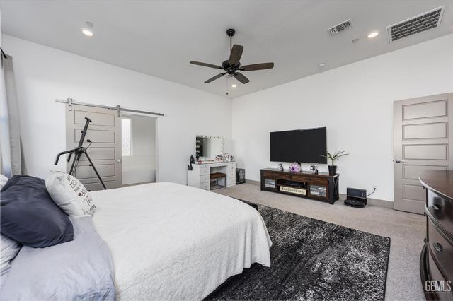 3206 Spruce Park Way, Shafter, CA 93263