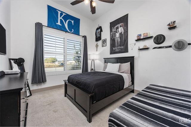 3206 Spruce Park Way, Shafter, CA 93263