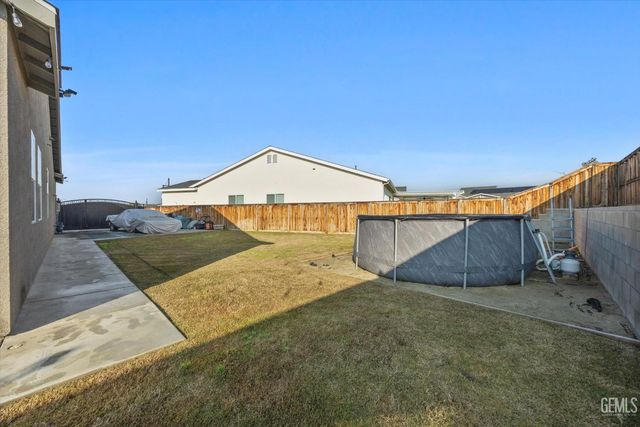 3206 Spruce Park Way, Shafter, CA 93263