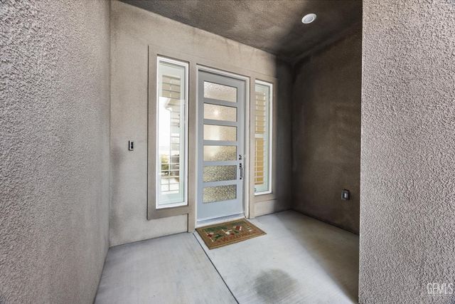 3206 Spruce Park Way, Shafter, CA 93263