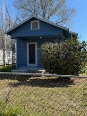 721 S Hopkins Street, New Iberia, LA 70560