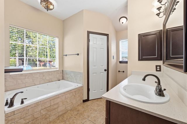 17706 Typhoon Way, Crosby, TX 77532