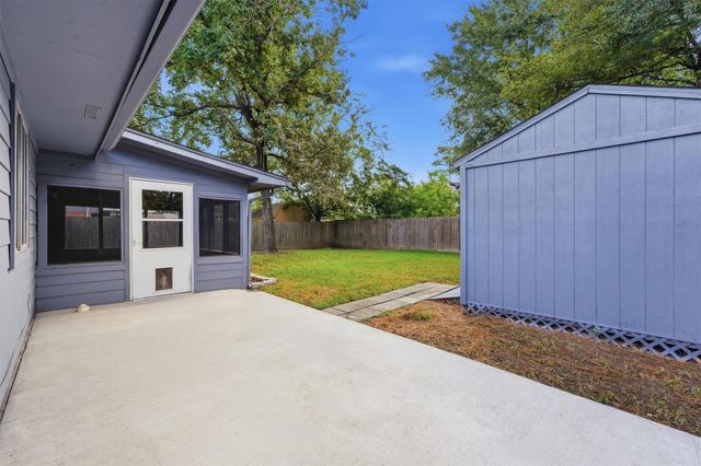 17706 Typhoon Way, Crosby, TX 77532