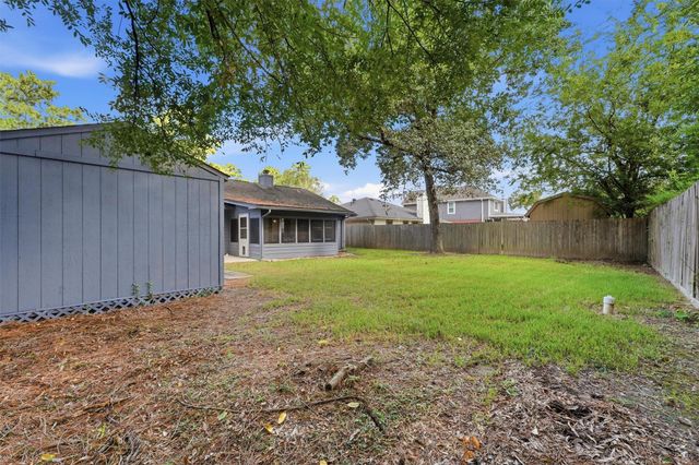17706 Typhoon Way, Crosby, TX 77532