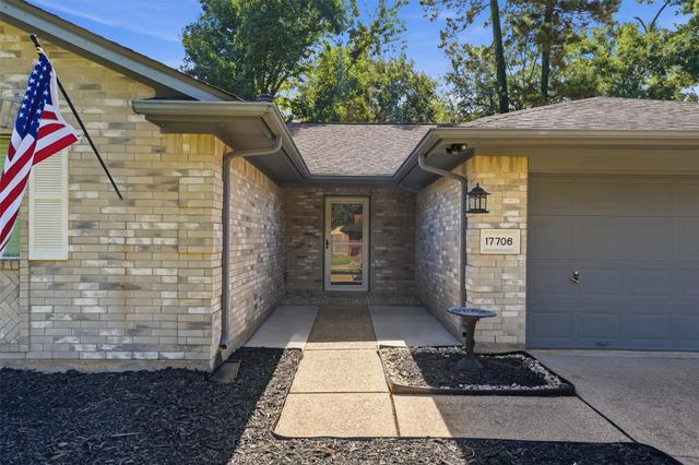 17706 Typhoon Way, Crosby, TX 77532