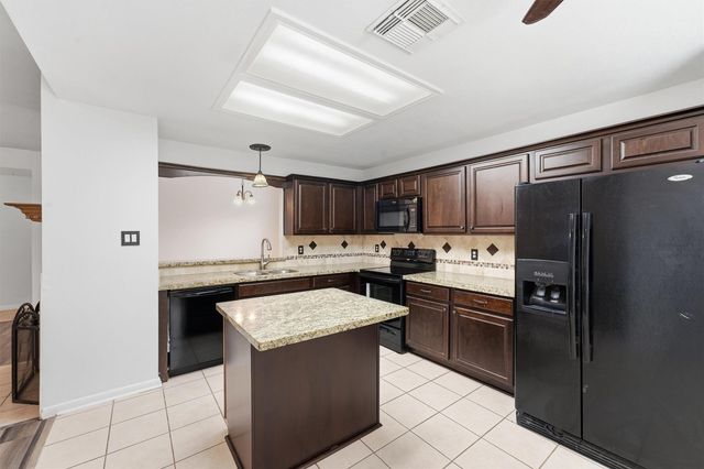 17706 Typhoon Way, Crosby, TX 77532