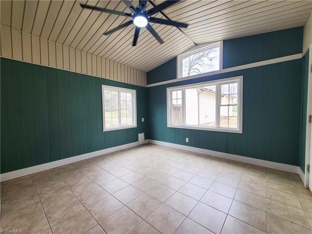 4515 Rocklane Drive, Walkertown, NC 27051