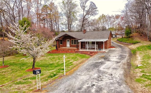 4515 Rocklane Drive, Walkertown, NC 27051