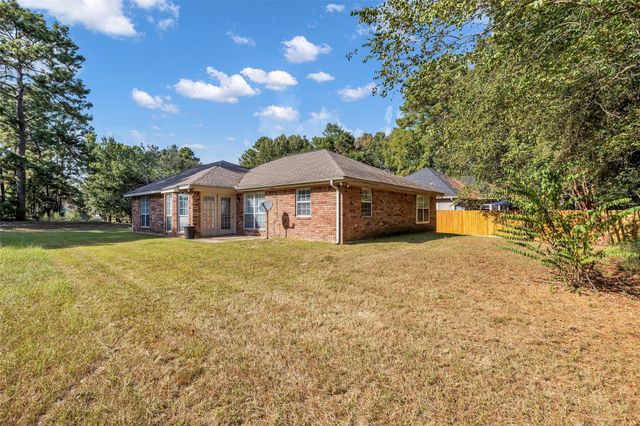7 Lazy Springs, Trinity, TX 75862