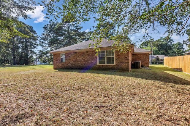 7 Lazy Springs, Trinity, TX 75862