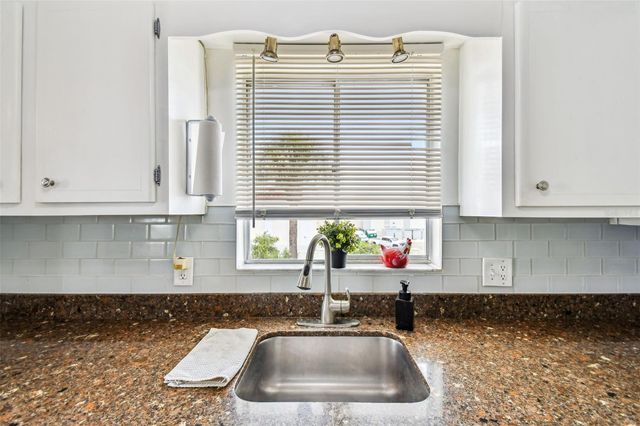 8080 112TH STREET 301, Seminole, FL 33772