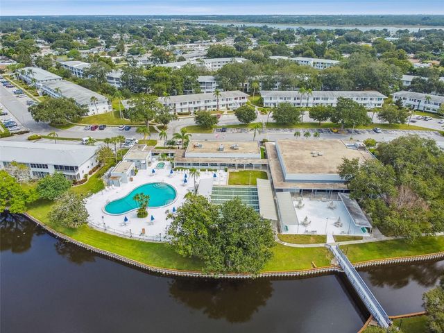 8080 112TH STREET 301, Seminole, FL 33772