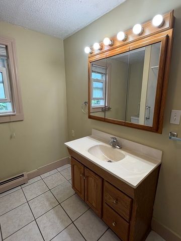 12 Curtis St 1, Methuen, MA 01844