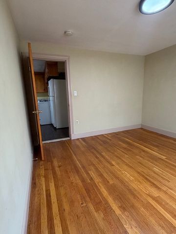12 Curtis St 1, Methuen, MA 01844
