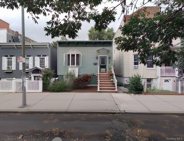 3430 34th Street, Astoria, NY 11106
