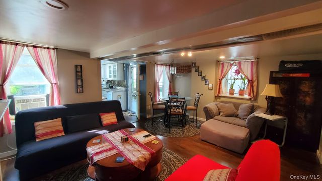 3430 34th Street, Astoria, NY 11106
