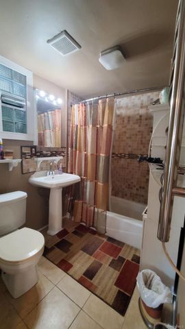 3430 34th Street, Astoria, NY 11106