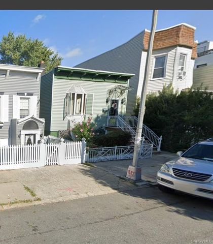 3430 34th Street, Astoria, NY 11106