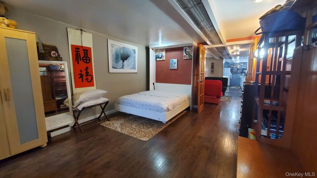 3430 34th Street, Astoria, NY 11106